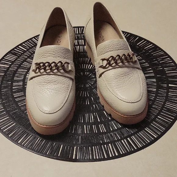 cult gaia gold dress with flowers GUCCI Size 8.5 Cream Gold Leather Horsebit Slip On Loafers Flats – Sui  Generis Designer Consignment main image 0
